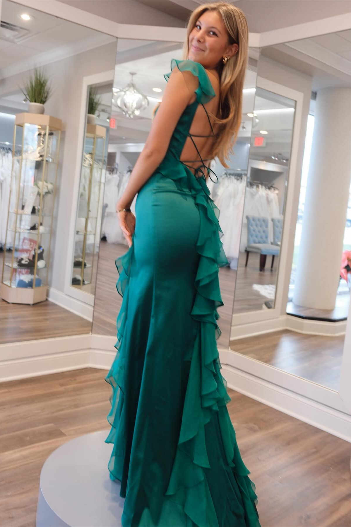 Emerald prom dress deals