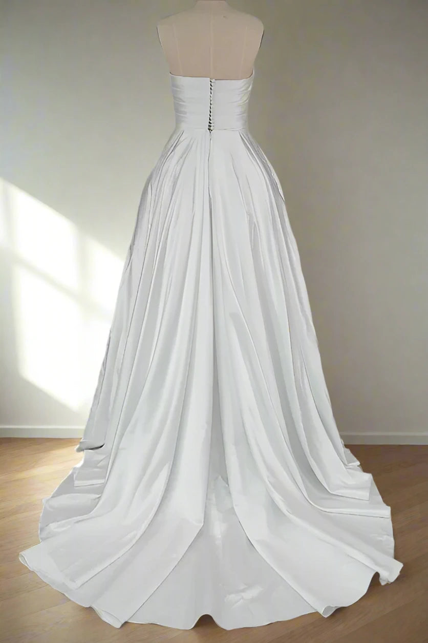 Elegant Strapless Long Bridal Dress with Sweetheart