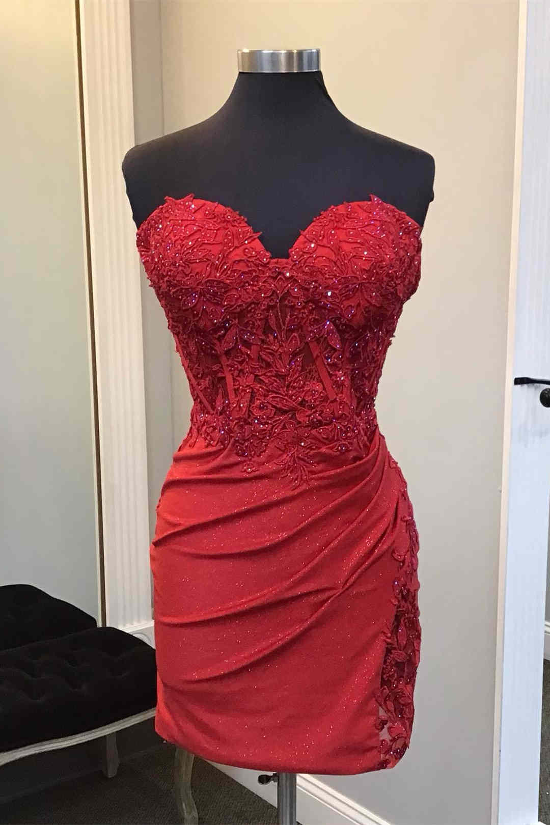 Sweetheart Red Corset Appliques Bodycon Homecoming Dress