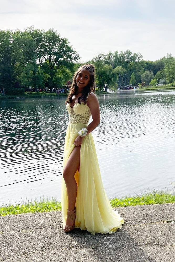 Straps Yellow Applique A-Line Tulle Prom Dress