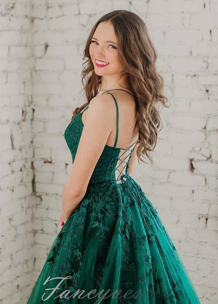 Emerald Green Crew Neck Applique A-Line Prom Dress