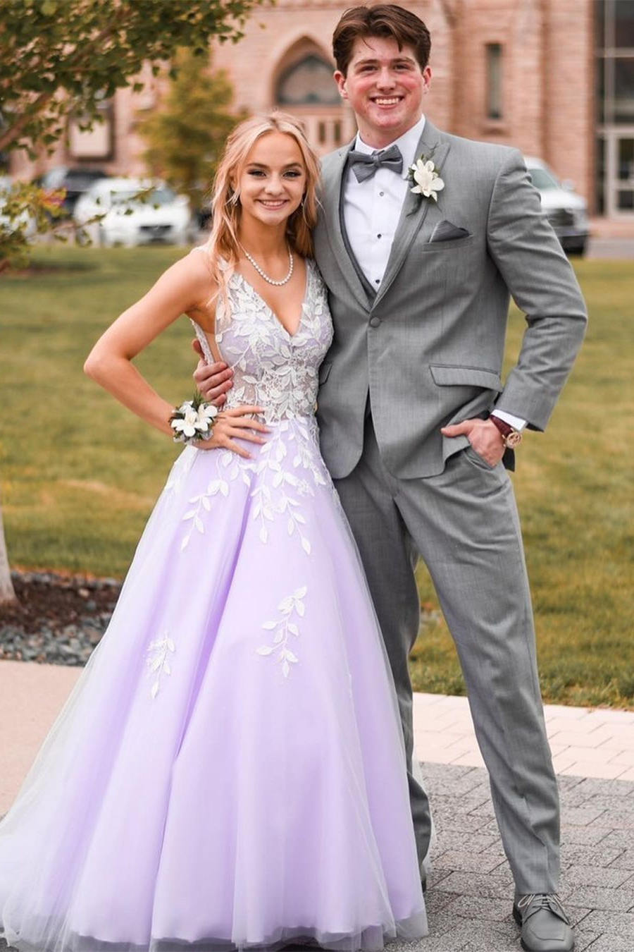 V Neck Lavender Long Prom Dress with Lace Appliaues FancyVestido